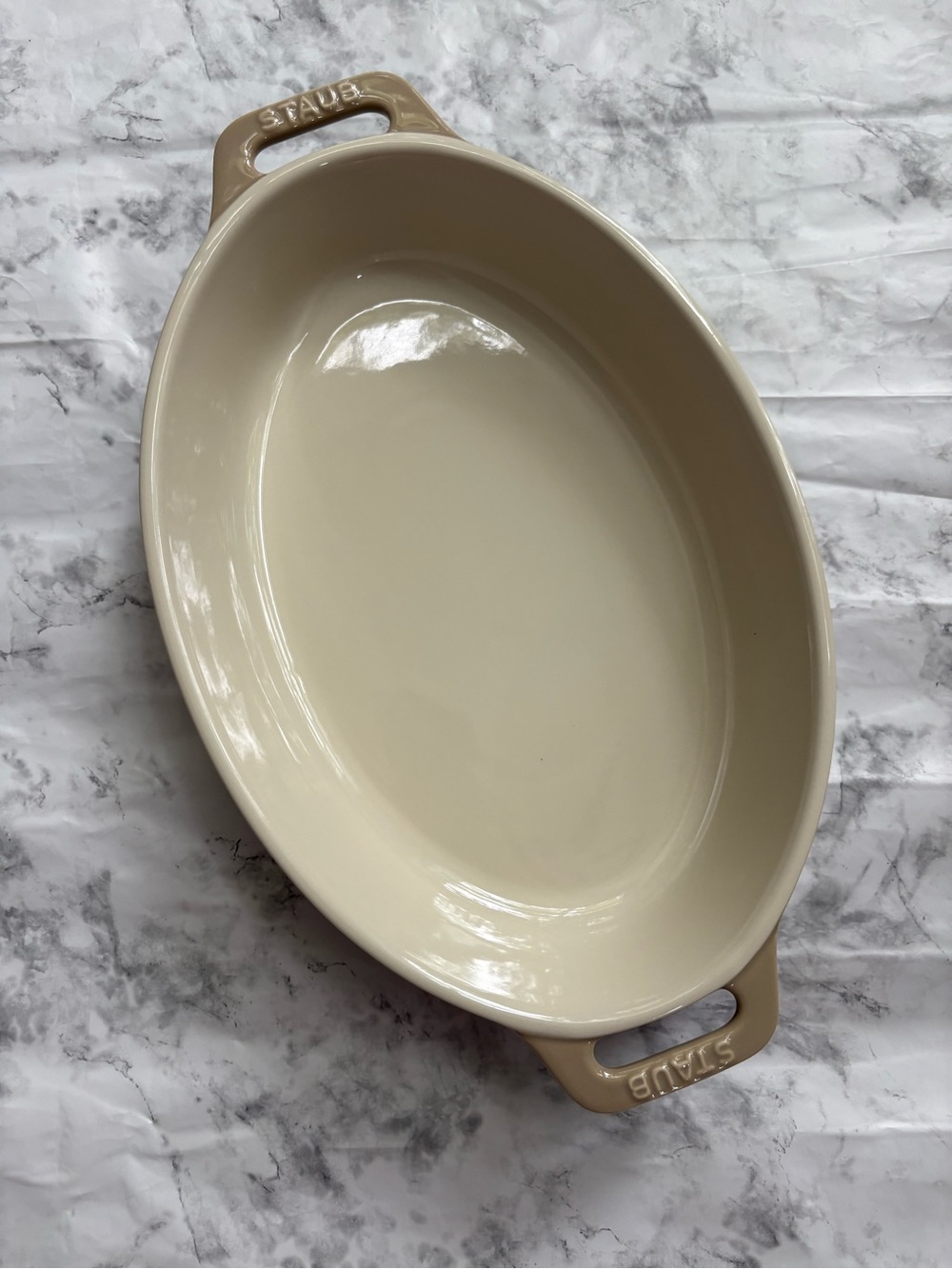 Staub Ceramic 11” oval baking dish Sesame